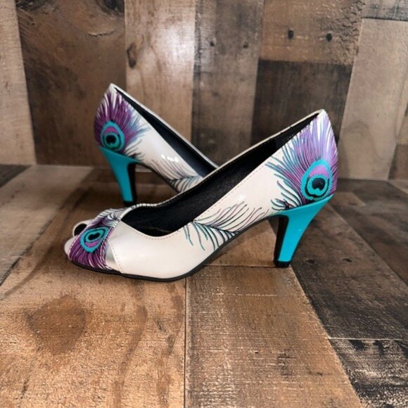 T.U.K. Peep-Toe Pumps With Peacock Feather & Turquoise Heel Size 6 Retro Style - Picture 1 of 7